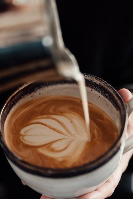 Různé způsoby přípravy kávy: Espresso, filtrovaná káva, ​French press